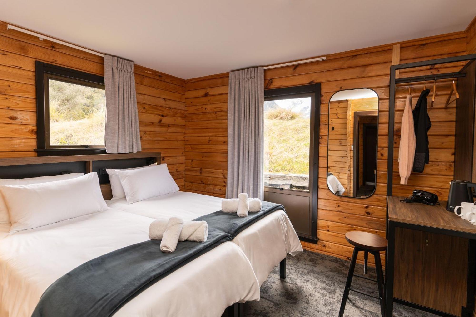 Хостел Haka House Aoraki Mt Cook Aoraki / Mount Cook Экстерьер фото