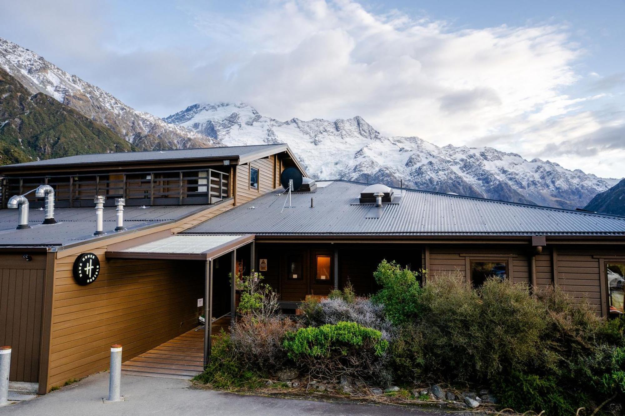 Хостел Haka House Aoraki Mt Cook Aoraki / Mount Cook Экстерьер фото