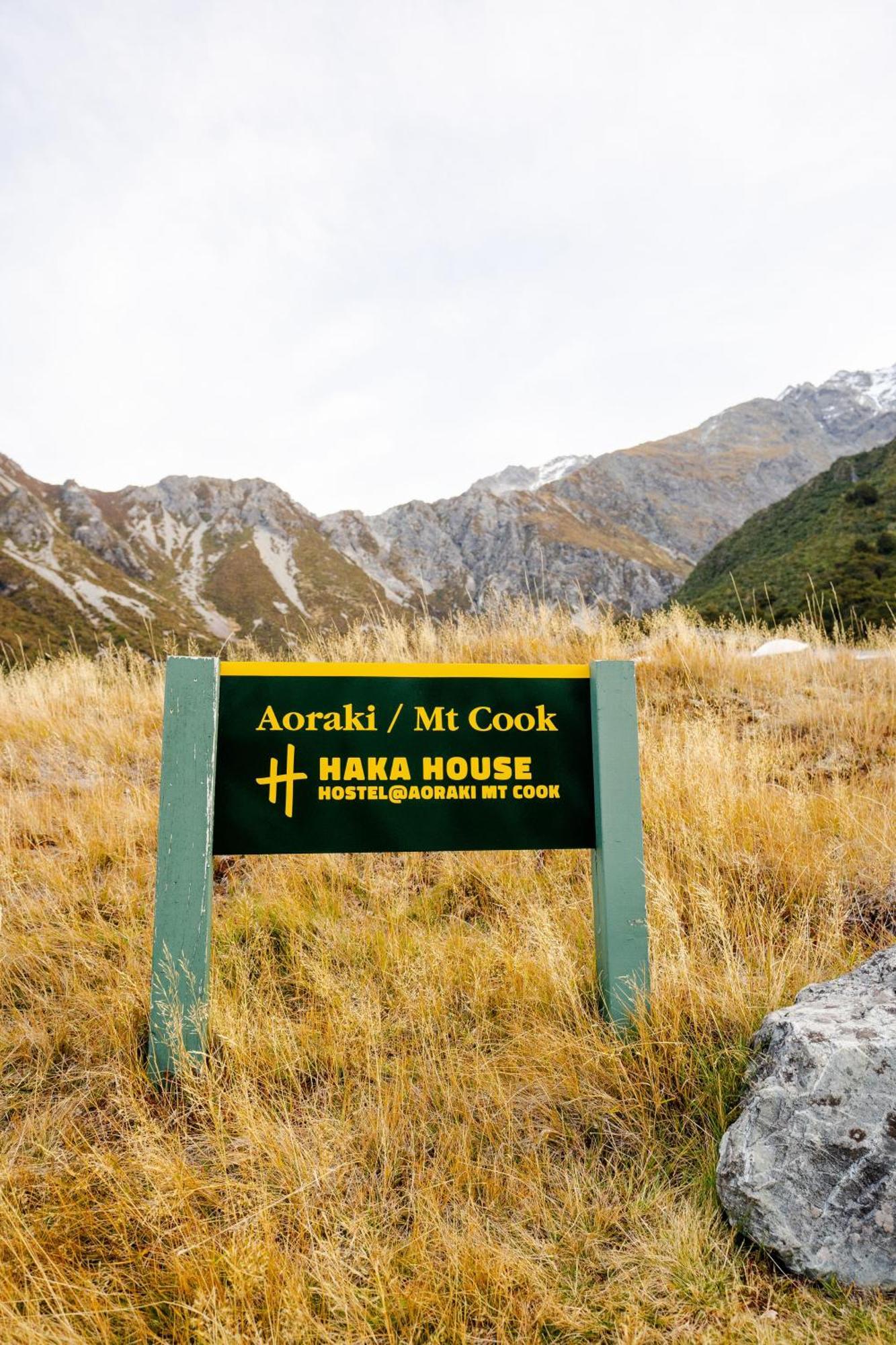 Хостел Haka House Aoraki Mt Cook Aoraki / Mount Cook Экстерьер фото